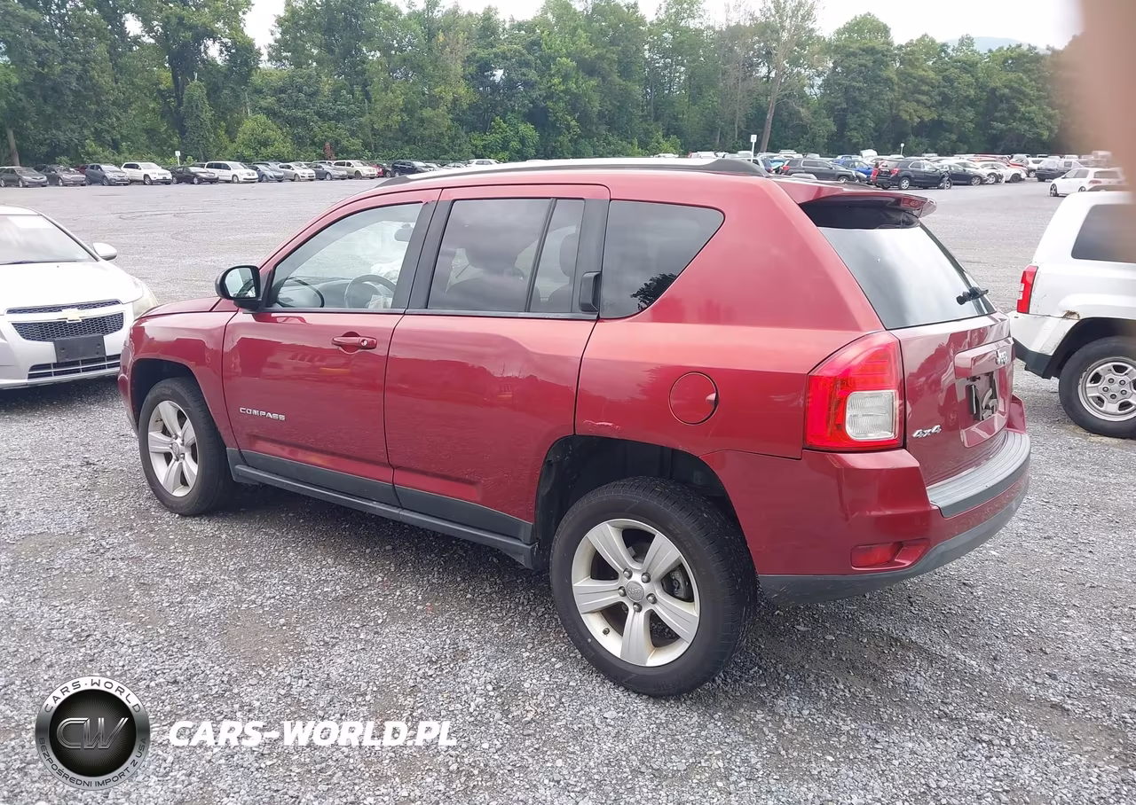 2012 Jeep Compass Latitude VIN:1C4NJDEB2CD651132 - 3