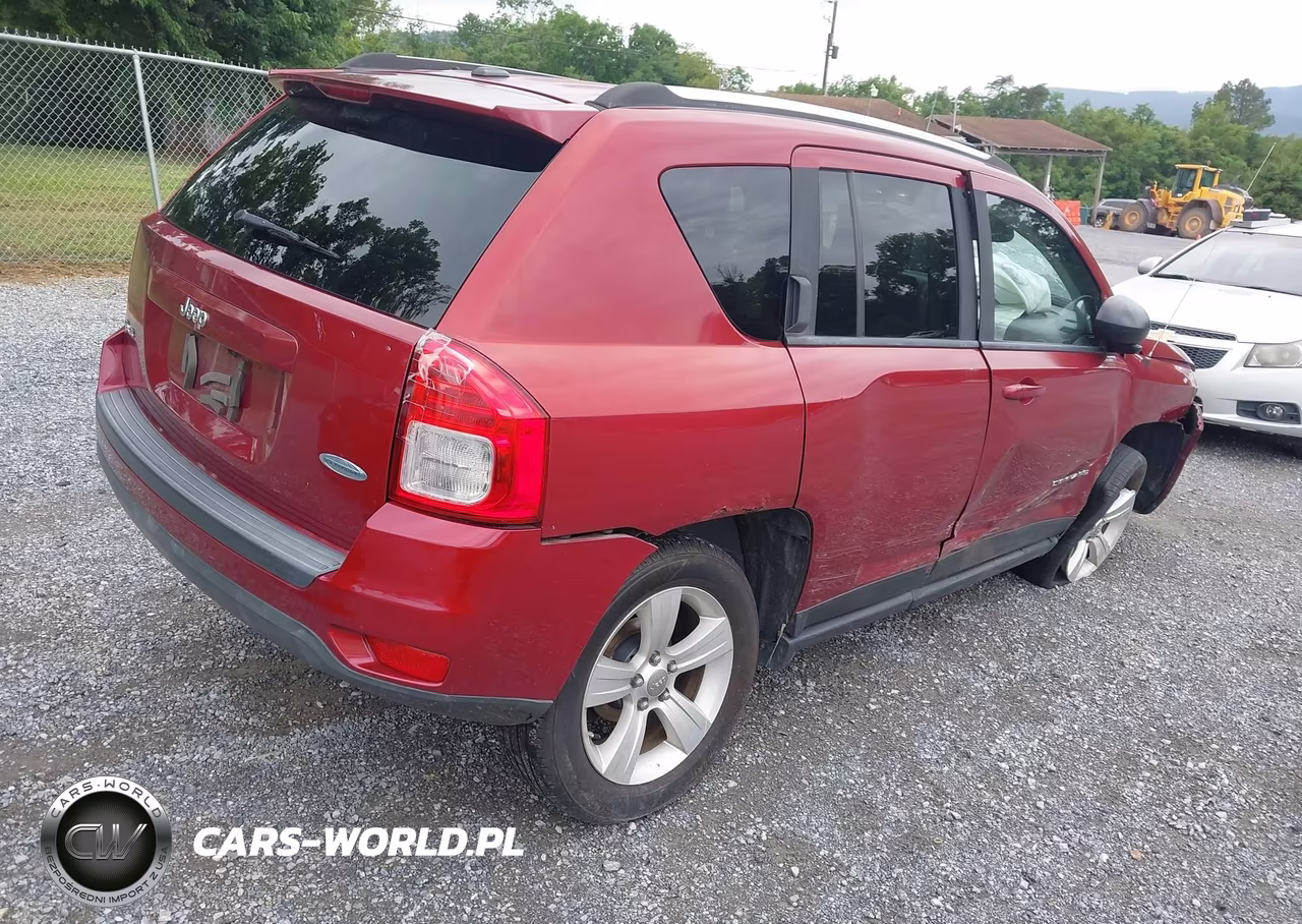 2012 Jeep Compass Latitude VIN:1C4NJDEB2CD651132 - 4
