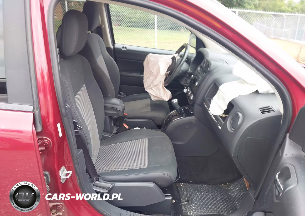 2012 Jeep Compass Latitude VIN:1C4NJDEB2CD651132 - 5