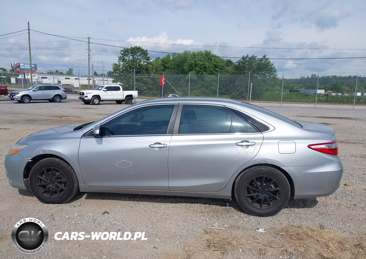 2015 Toyota Camry Le VIN:4T1BF1FK6FU098292 - 14