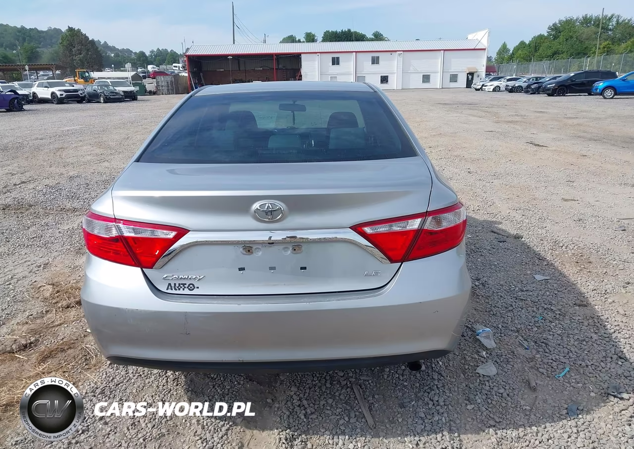 2015 Toyota Camry Le VIN:4T1BF1FK6FU098292 - 16
