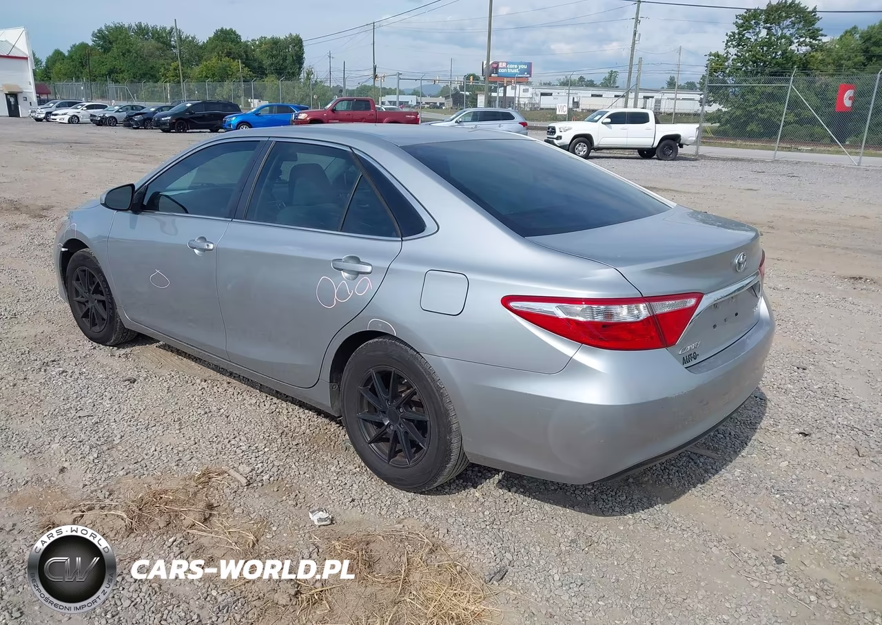 2015 Toyota Camry Le VIN:4T1BF1FK6FU098292 - 3