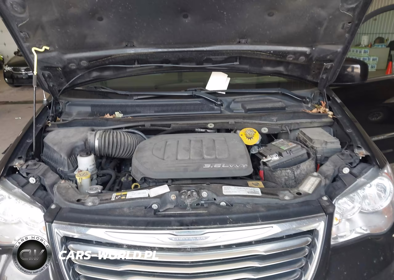 2016 Chrysler Town & Country Touring VIN:2C4RC1BG4GR147890 - 10
