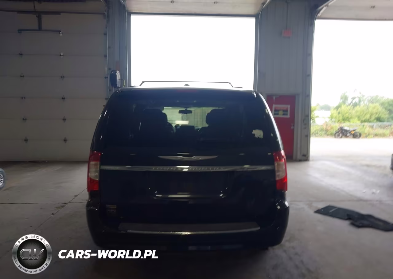 2016 Chrysler Town & Country Touring VIN:2C4RC1BG4GR147890 - 16