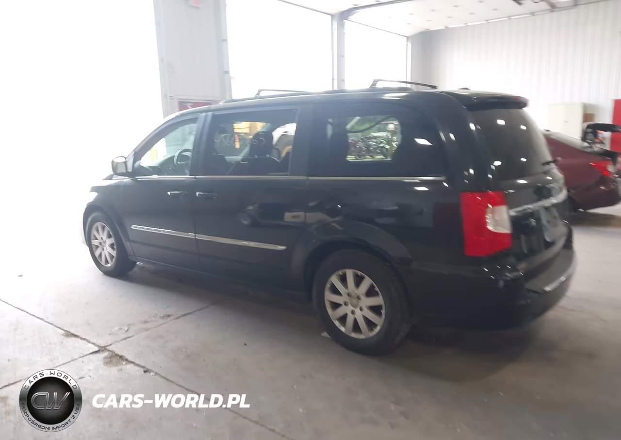 2016 Chrysler Town & Country Touring VIN:2C4RC1BG4GR147890 - 3