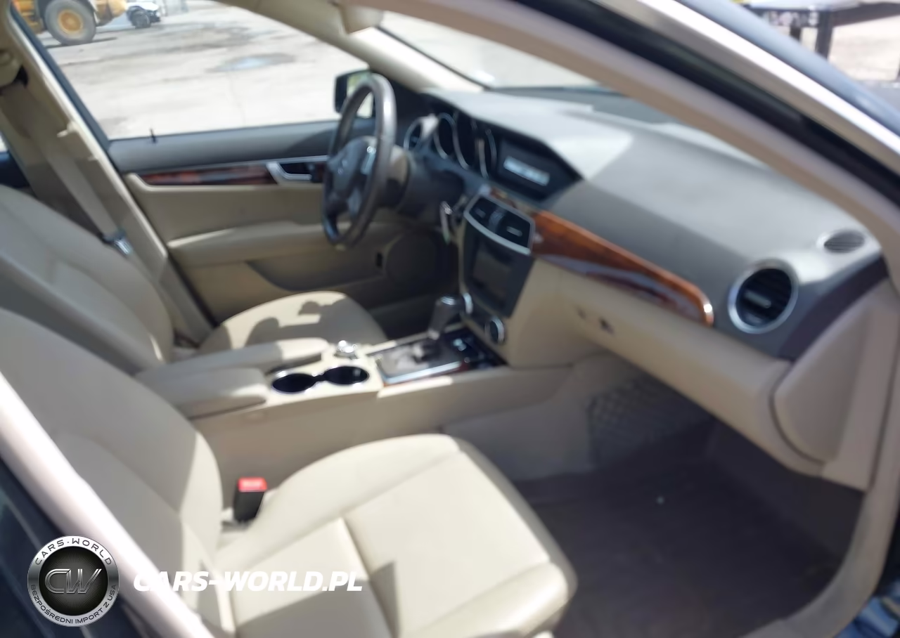 2012 Mercedes-Benz C 250 Luxury VIN:WDDGF4HB3CR223505 - 5