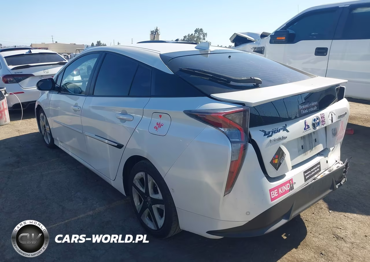 2016 Toyota Prius Four Touring VIN:JTDKARFU0G3007463 - 3