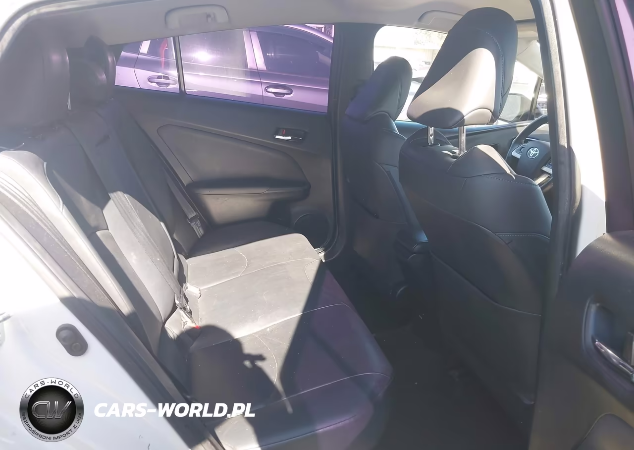 2016 Toyota Prius Four Touring VIN:JTDKARFU0G3007463 - 8