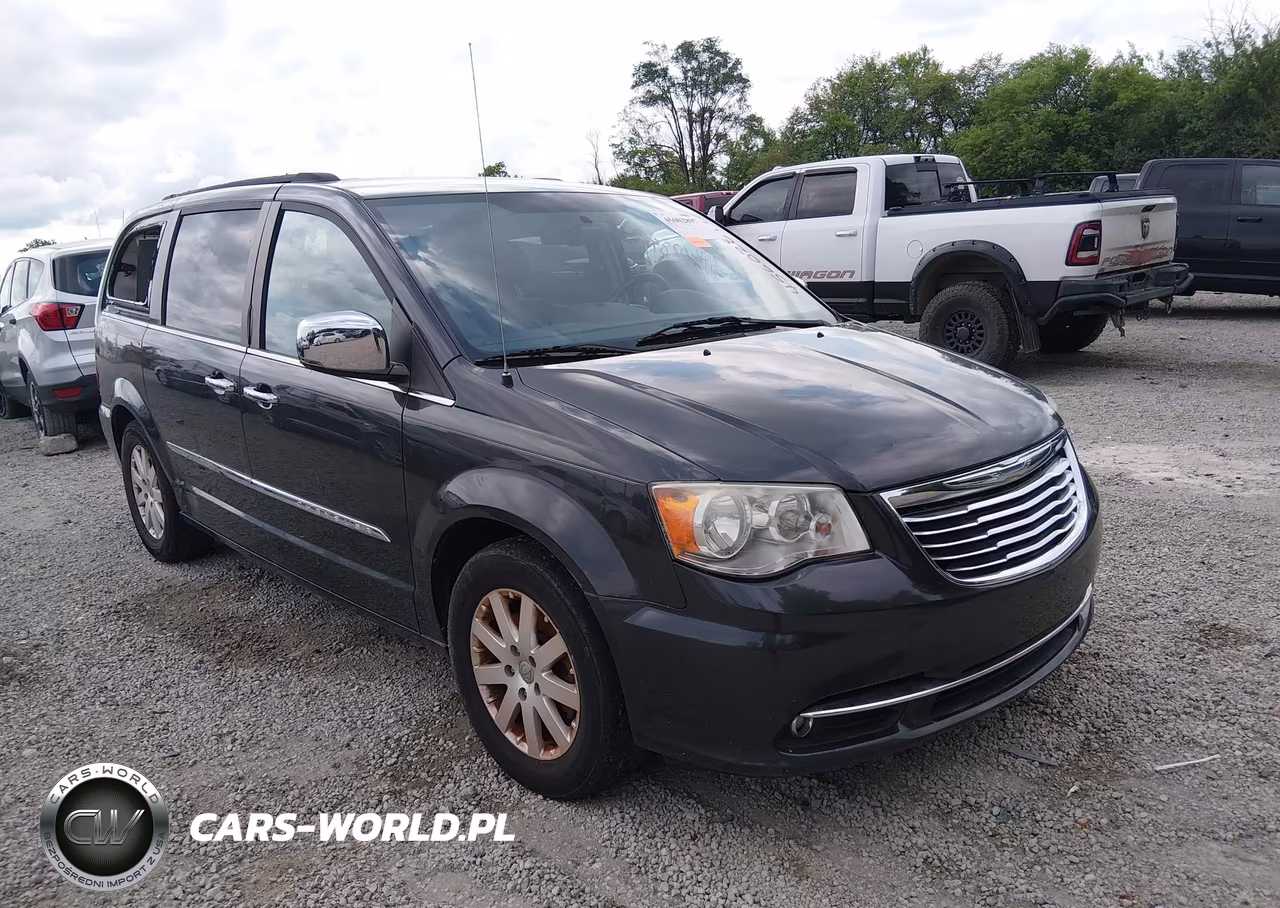 2012 Chrysler Town & Country Touring-L – zdjęcie 1 z 13