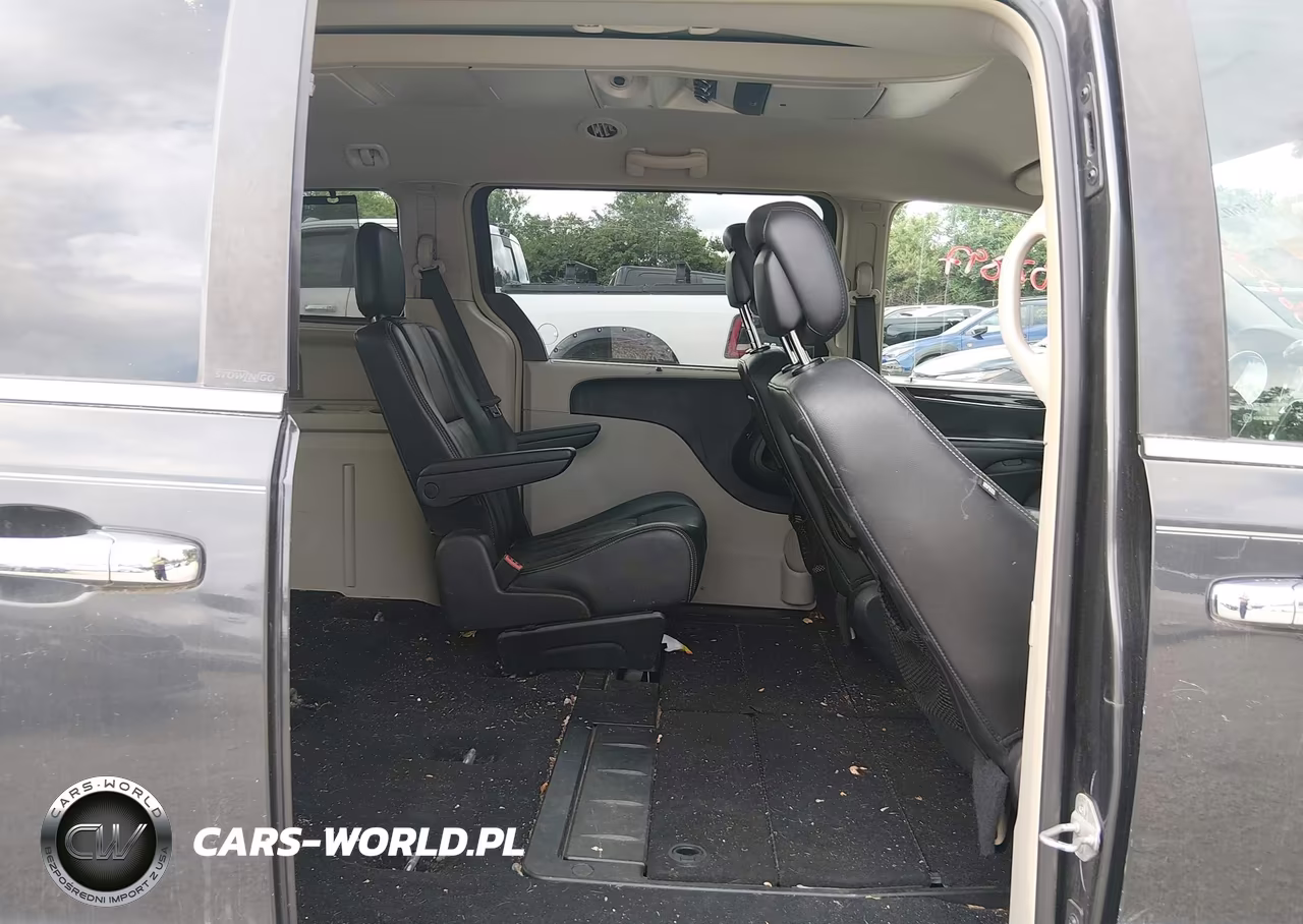 2012 Chrysler Town & Country Touring-L VIN:2C4RC1CG8CR209266 - 8