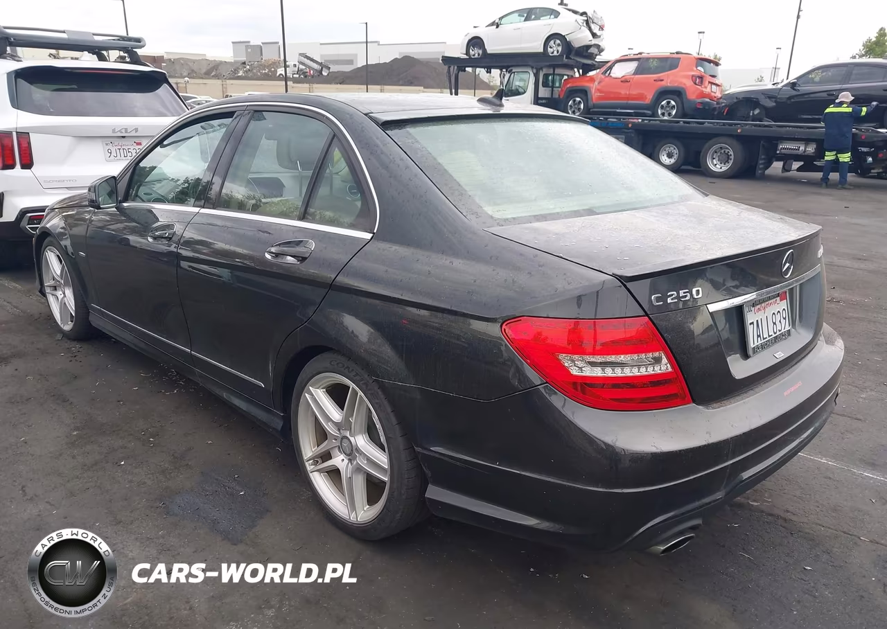 2012 Mercedes-Benz C 250 Sport VIN:WDDGF4HB7CR228805 - 3