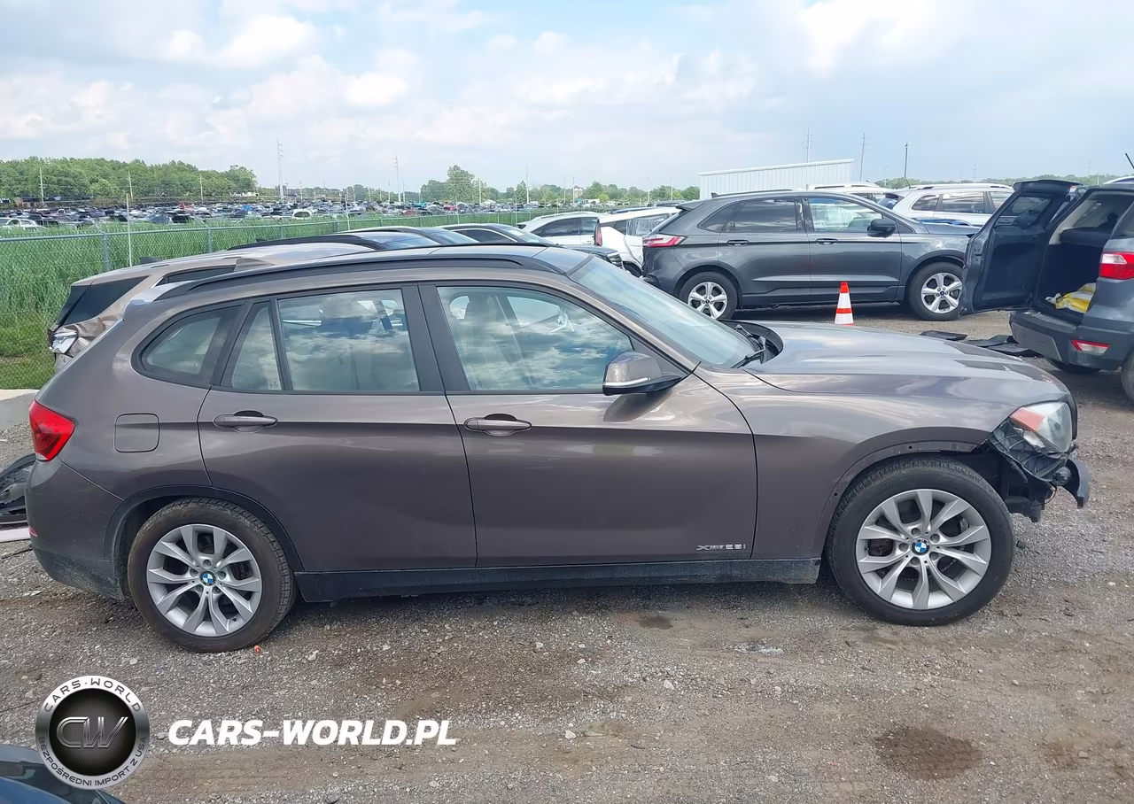 2013 BMW X1 xDrive28I VIN:WBAVL1C52DVR83084 - 13