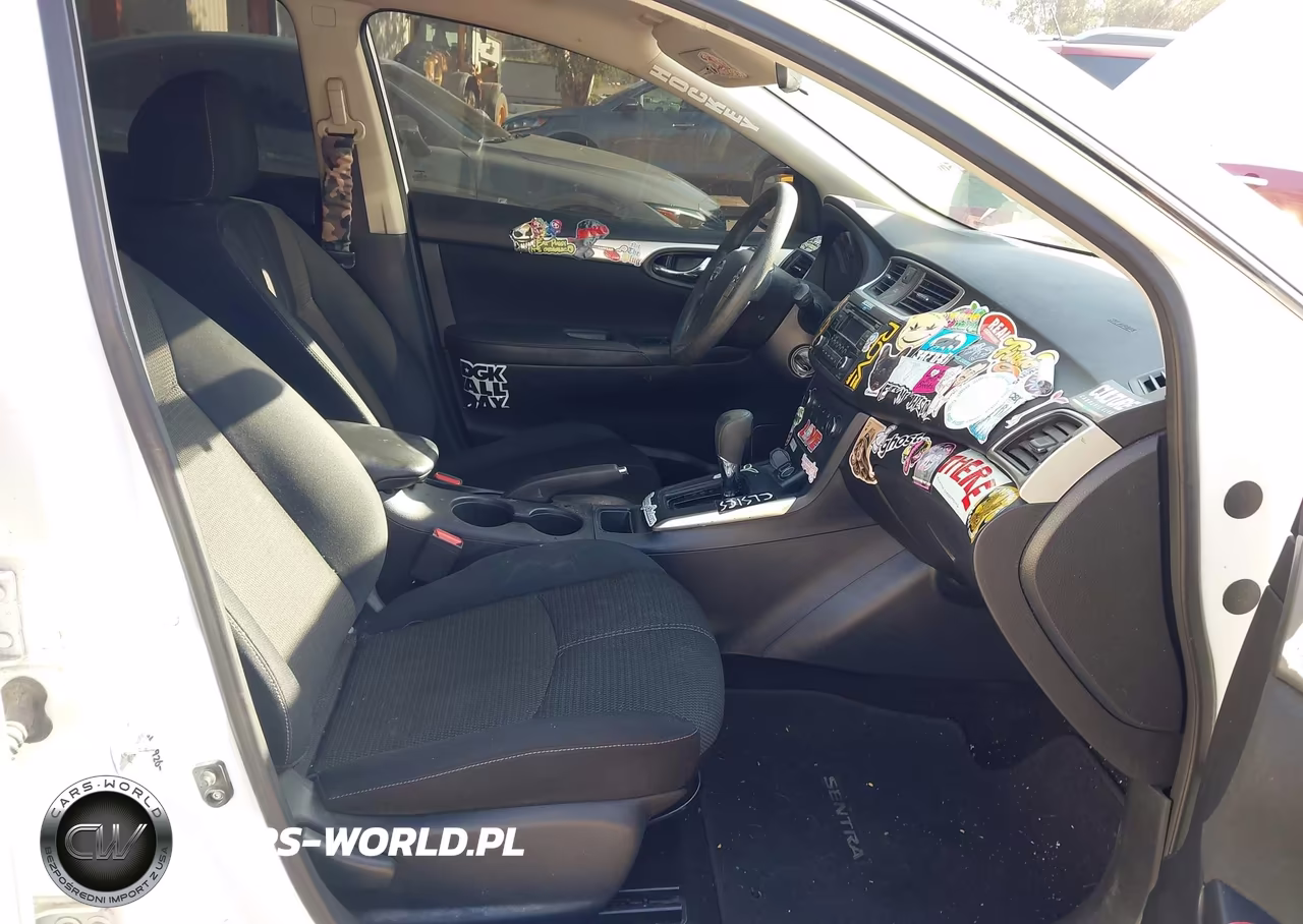 2016 Nissan Sentra S VIN:3N1AB7AP9GY318849 - 5