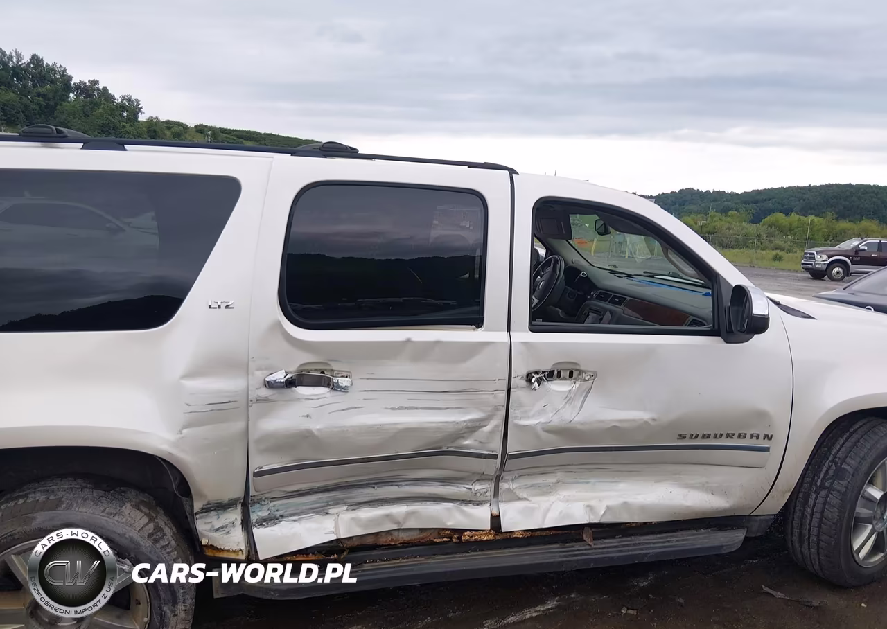 2010 Chevrolet Suburban 1500 Ltz VIN:1GNUKKE33AR183179 - 12