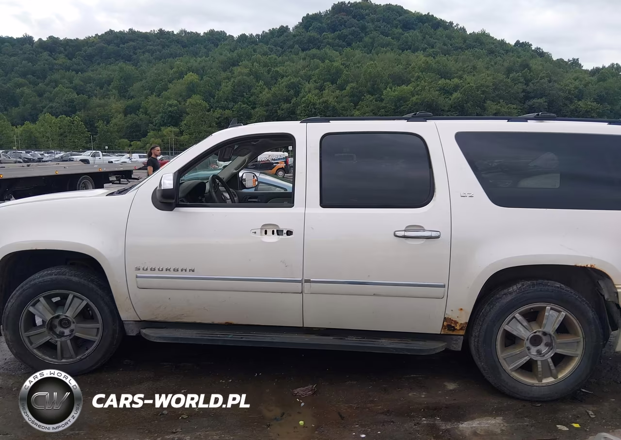 2010 Chevrolet Suburban 1500 Ltz VIN:1GNUKKE33AR183179 - 13