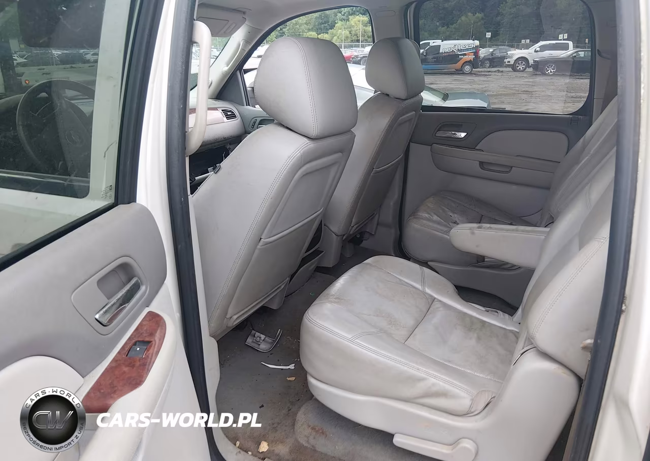2010 Chevrolet Suburban 1500 Ltz VIN:1GNUKKE33AR183179 - 8