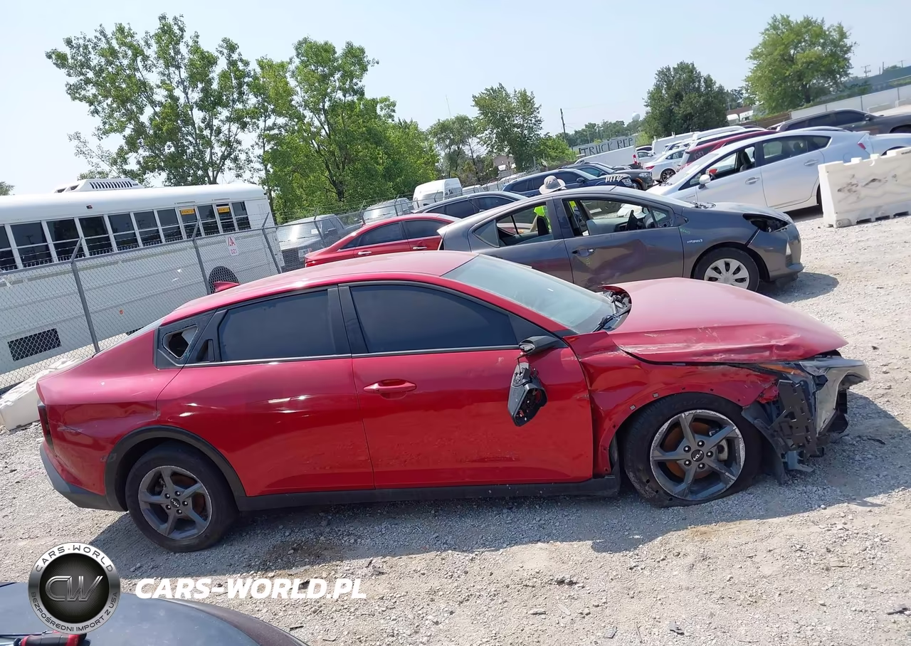 2025 Kia K4 Lxs VIN:3KPFT4DE4SE018106 - 13