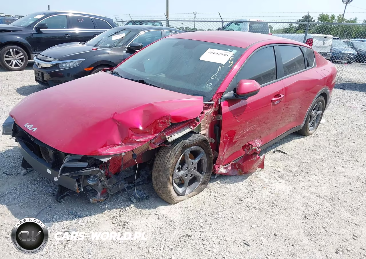 2025 Kia K4 Lxs VIN:3KPFT4DE4SE018106 - 2