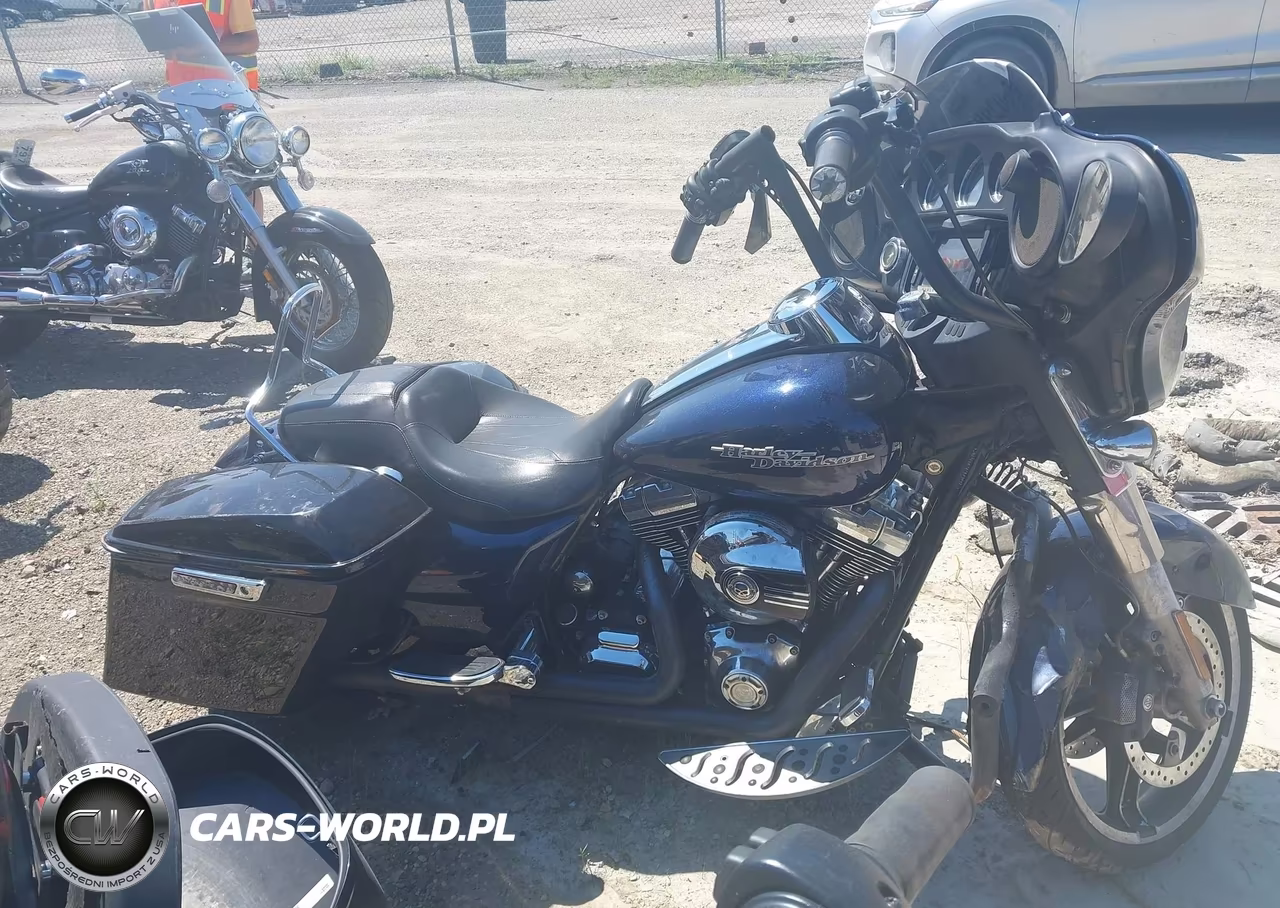 2014 Harley-Davidson Flhx Street Glide VIN:1HD1KBM14EB606070 - 11