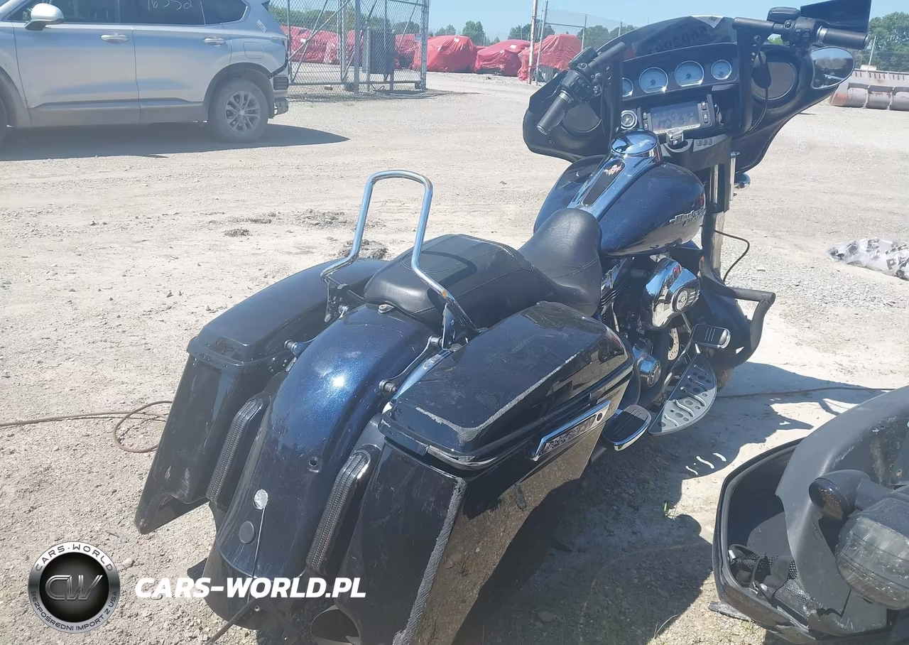 2014 Harley-Davidson Flhx Street Glide VIN:1HD1KBM14EB606070 - 4