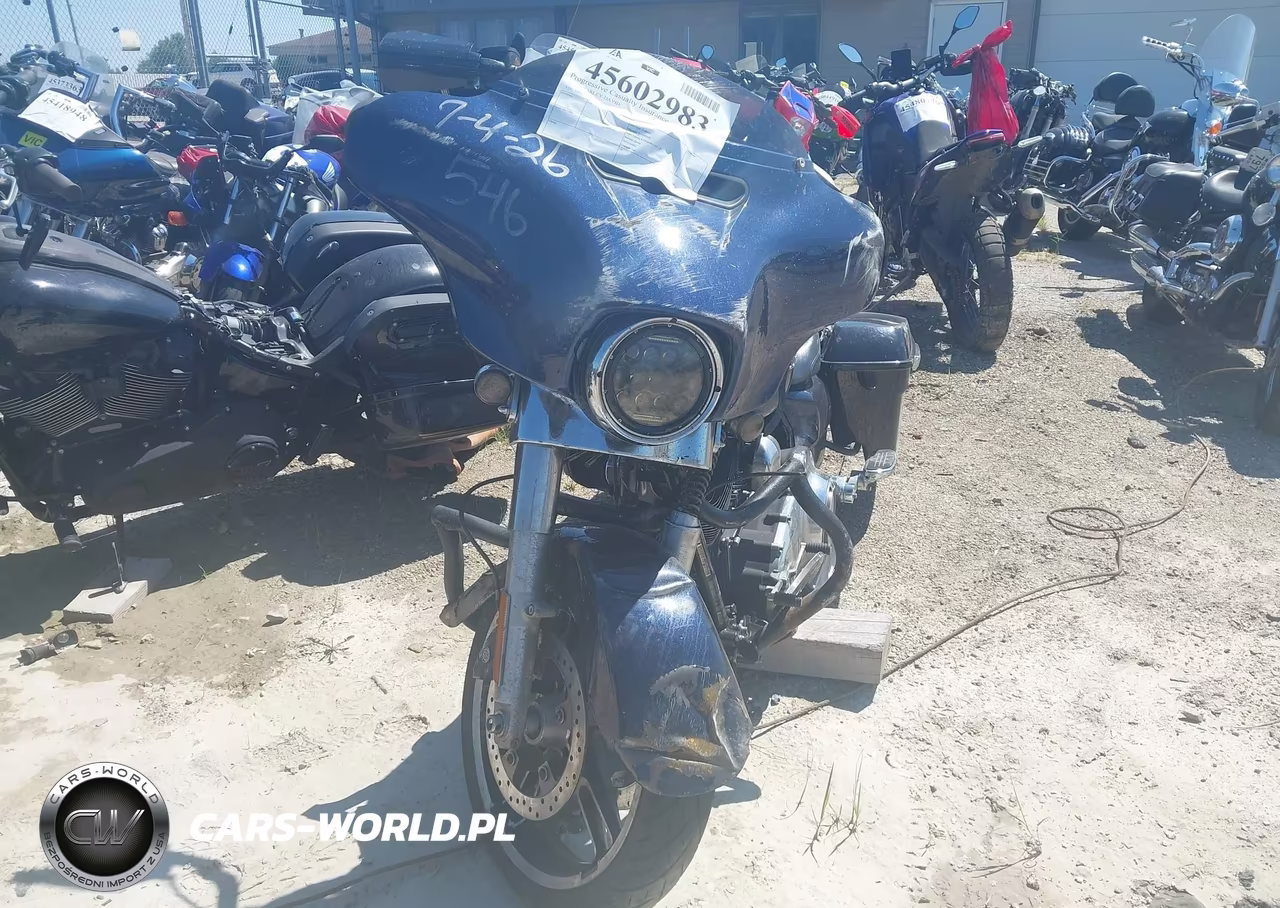 2014 Harley-Davidson Flhx Street Glide VIN:1HD1KBM14EB606070 - 5