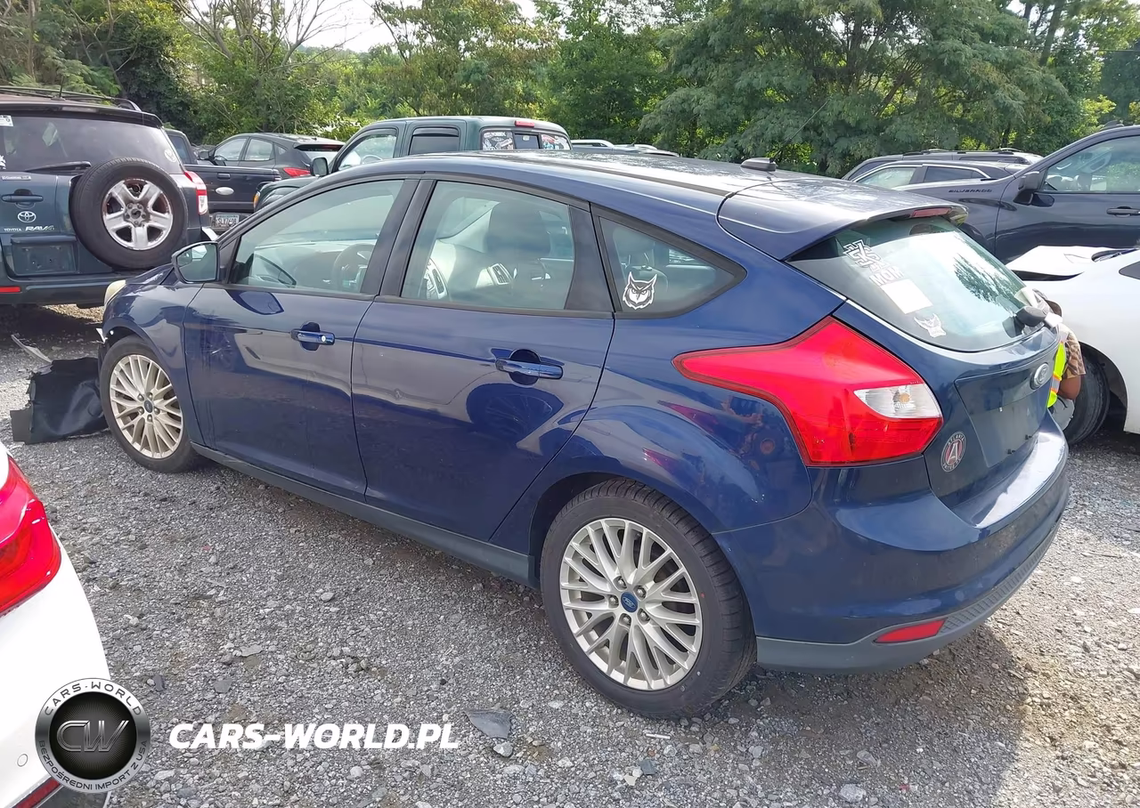 2012 Ford Focus Se VIN:1FAHP3K28CL151417 - 3