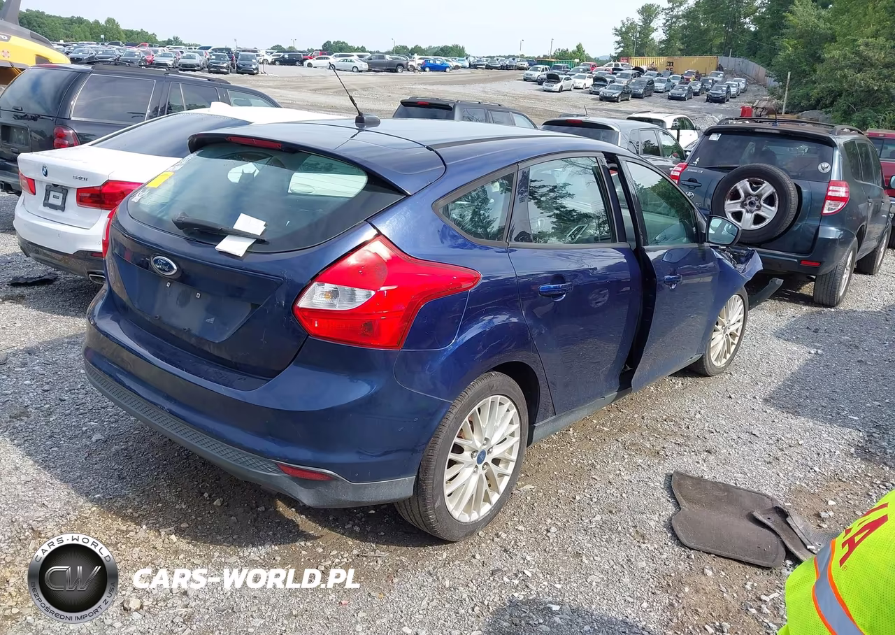 2012 Ford Focus Se VIN:1FAHP3K28CL151417 - 4
