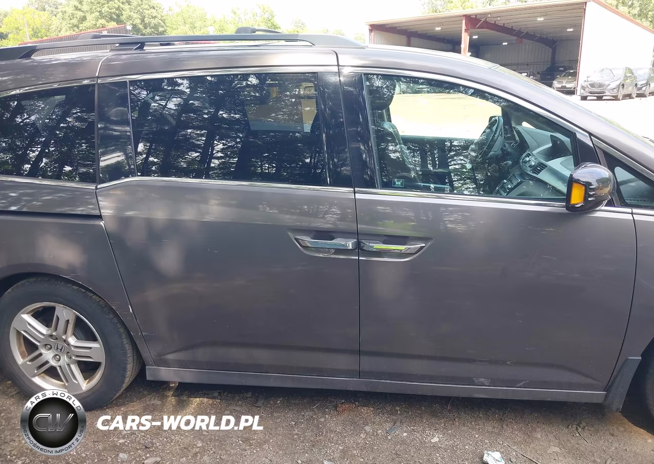 2011 Honda Odyssey Touring-Touring Elite VIN:5FNRL5H98BB008821 - 13