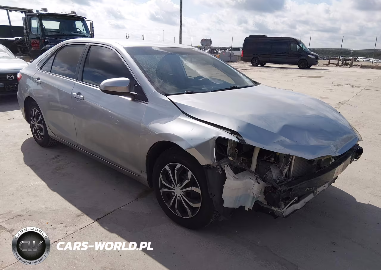 2017 Toyota Camry Le – zdjęcie 1 z 16