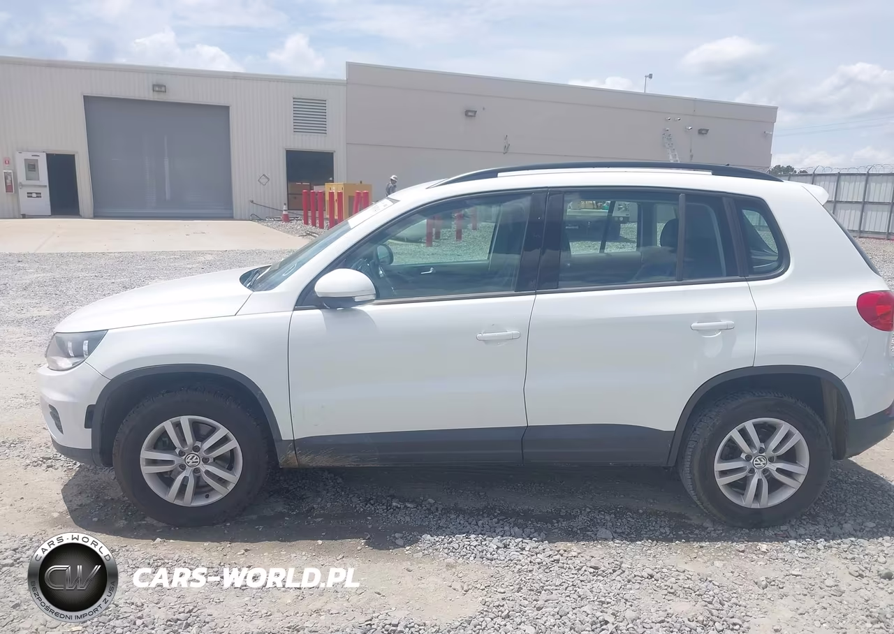 2016 Volkswagen Tiguan S VIN:WVGAV7AX6GW559369 - 14