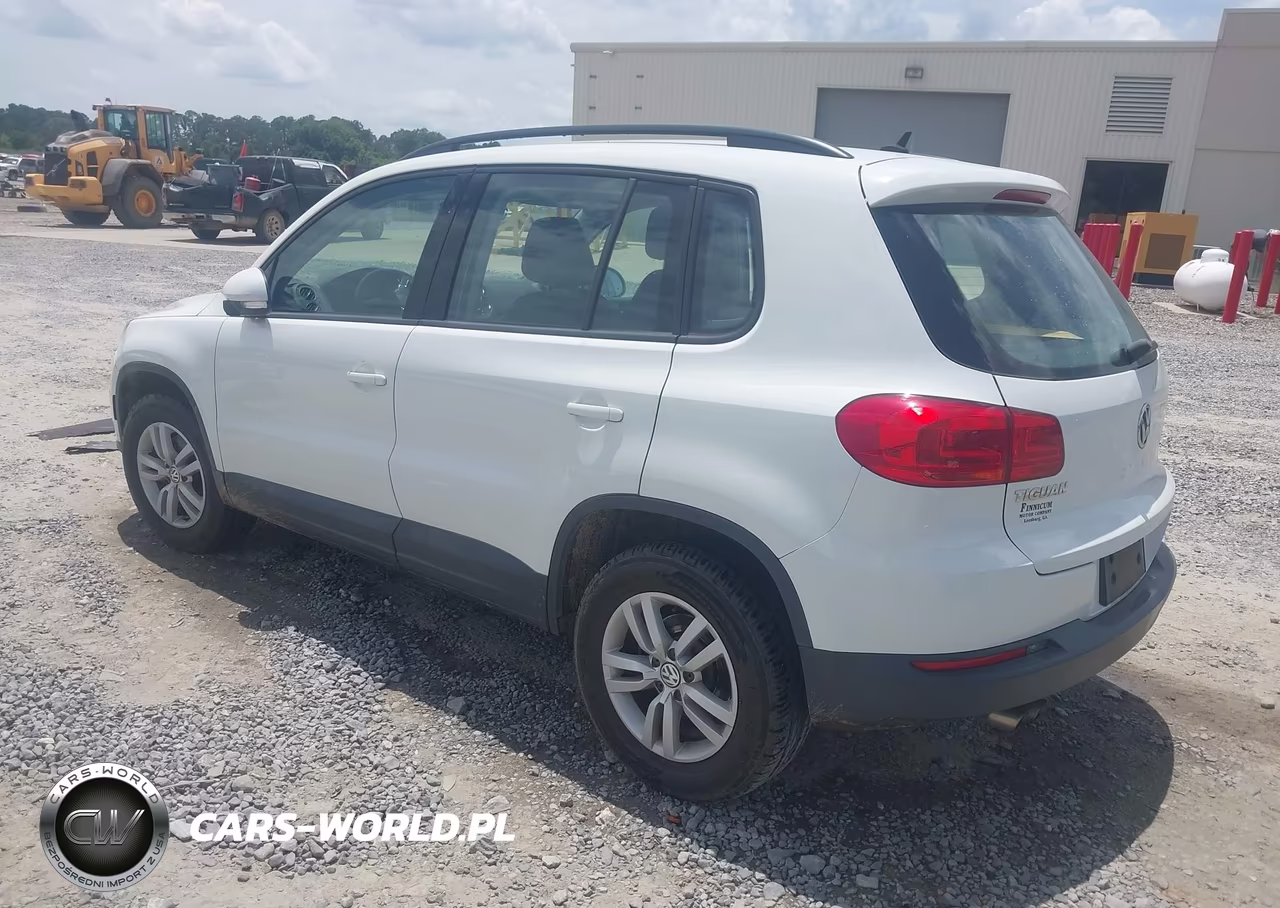 2016 Volkswagen Tiguan S VIN:WVGAV7AX6GW559369 - 3