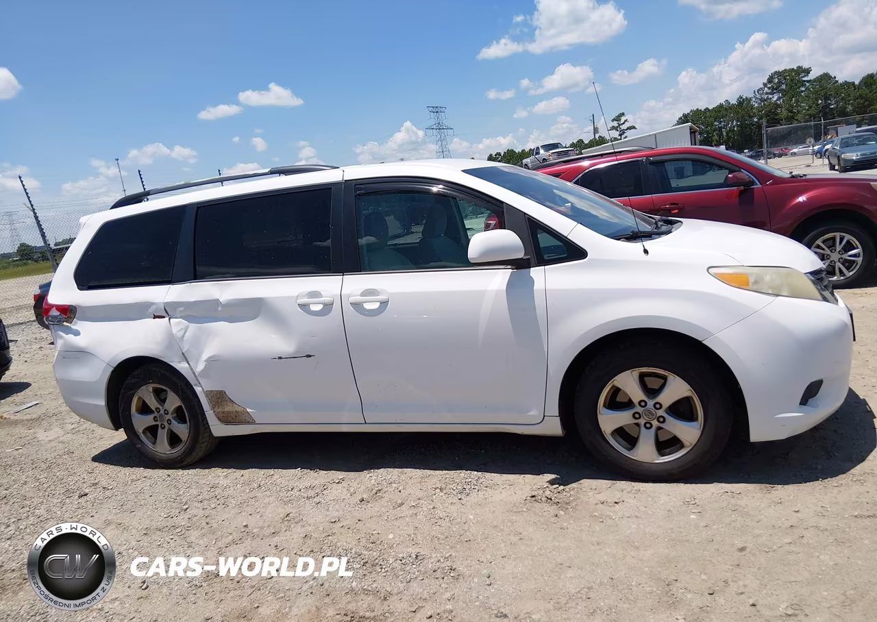 2013 Toyota Sienna Le V6 8 Passenger VIN:5TDKK3DC4DS403720 - 13