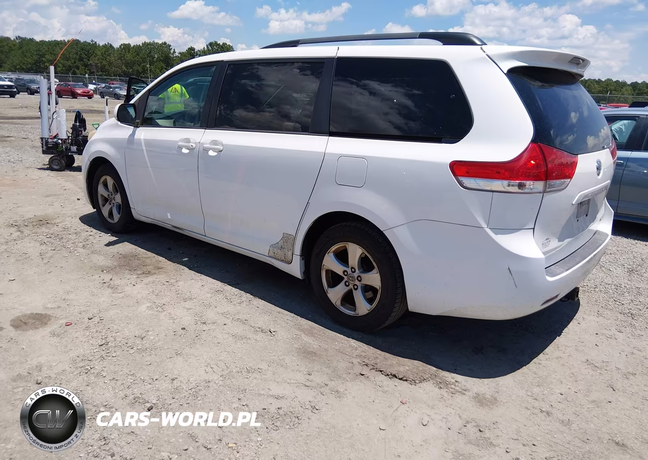2013 Toyota Sienna Le V6 8 Passenger VIN:5TDKK3DC4DS403720 - 3