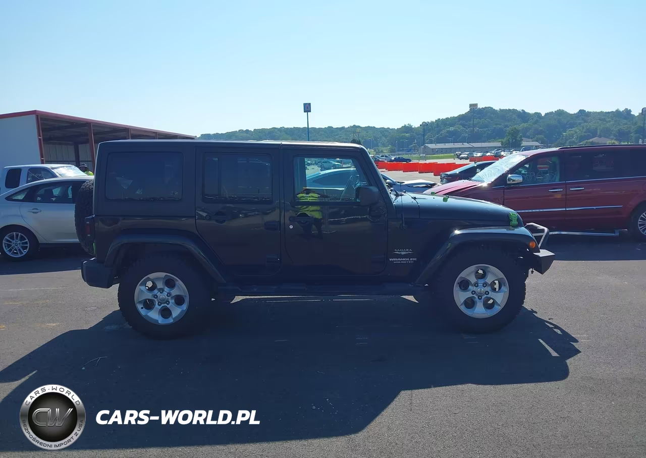 2014 Jeep Wrangler Unlimited Sahara VIN:1C4BJWEGXEL121607 - 13
