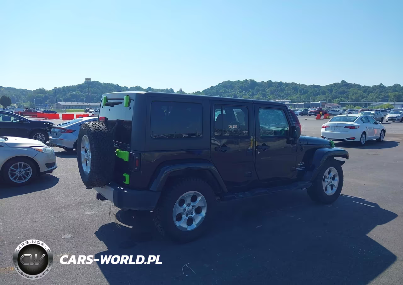 2014 Jeep Wrangler Unlimited Sahara VIN:1C4BJWEGXEL121607 - 4