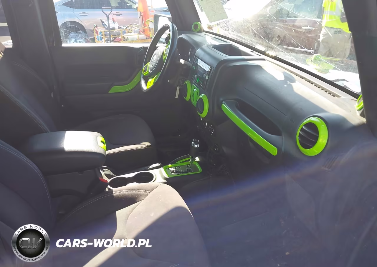 2014 Jeep Wrangler Unlimited Sahara VIN:1C4BJWEGXEL121607 - 5