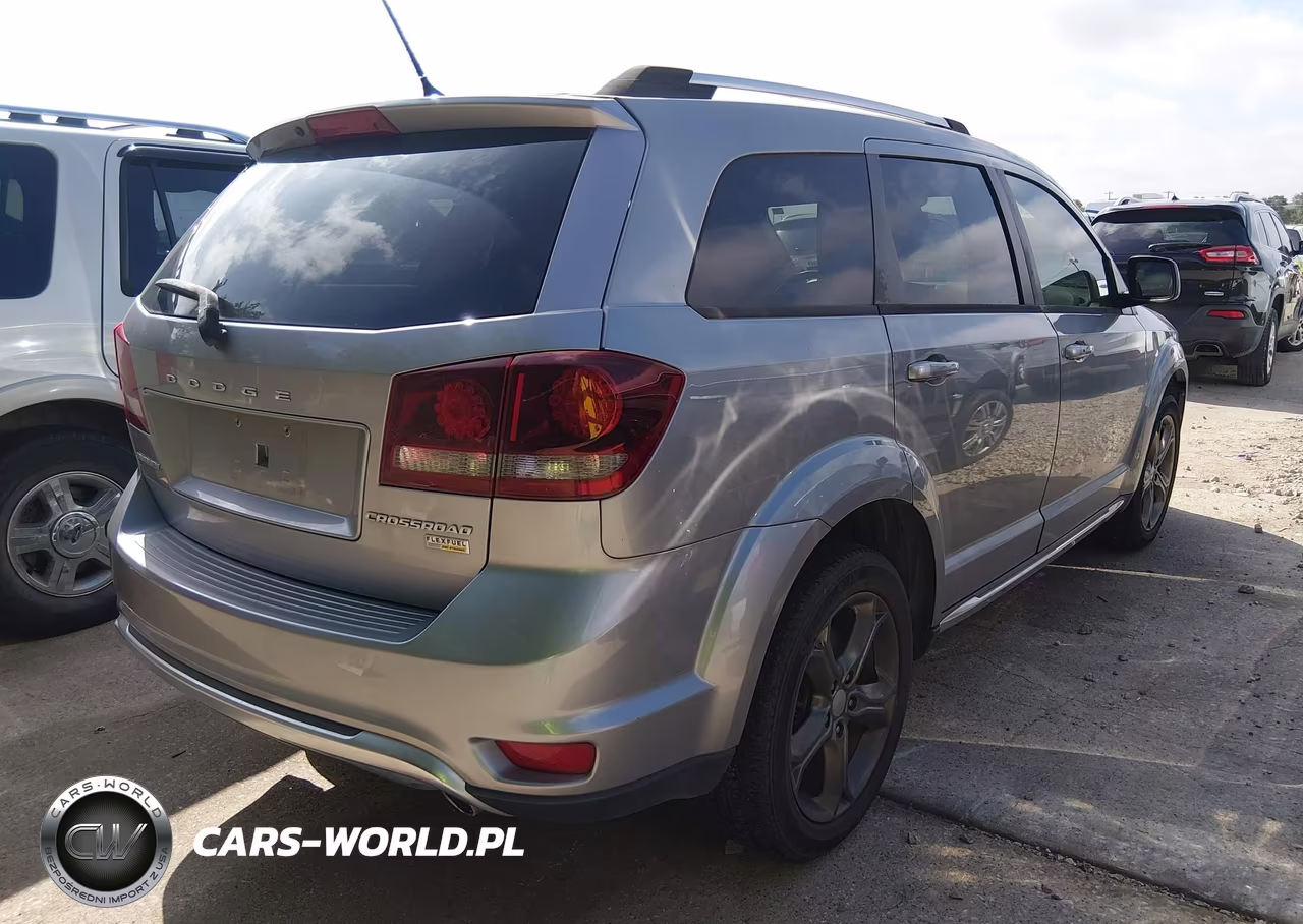 2017 Dodge Journey Crossroad Plus VIN:3C4PDCGG8HT510358 - 4