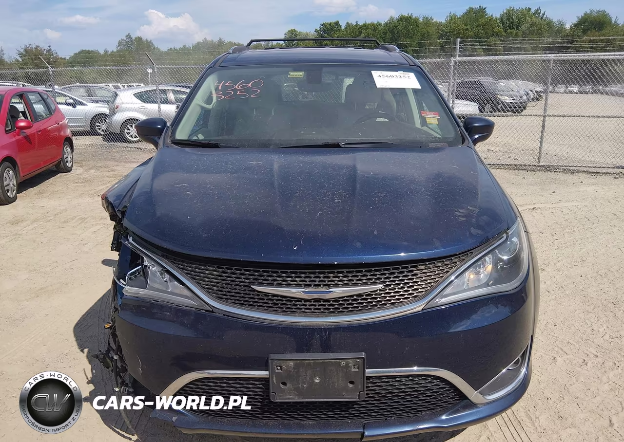 2017 Chrysler Pacifica Touring-L Plus VIN:2C4RC1EG8HR556004 - 12