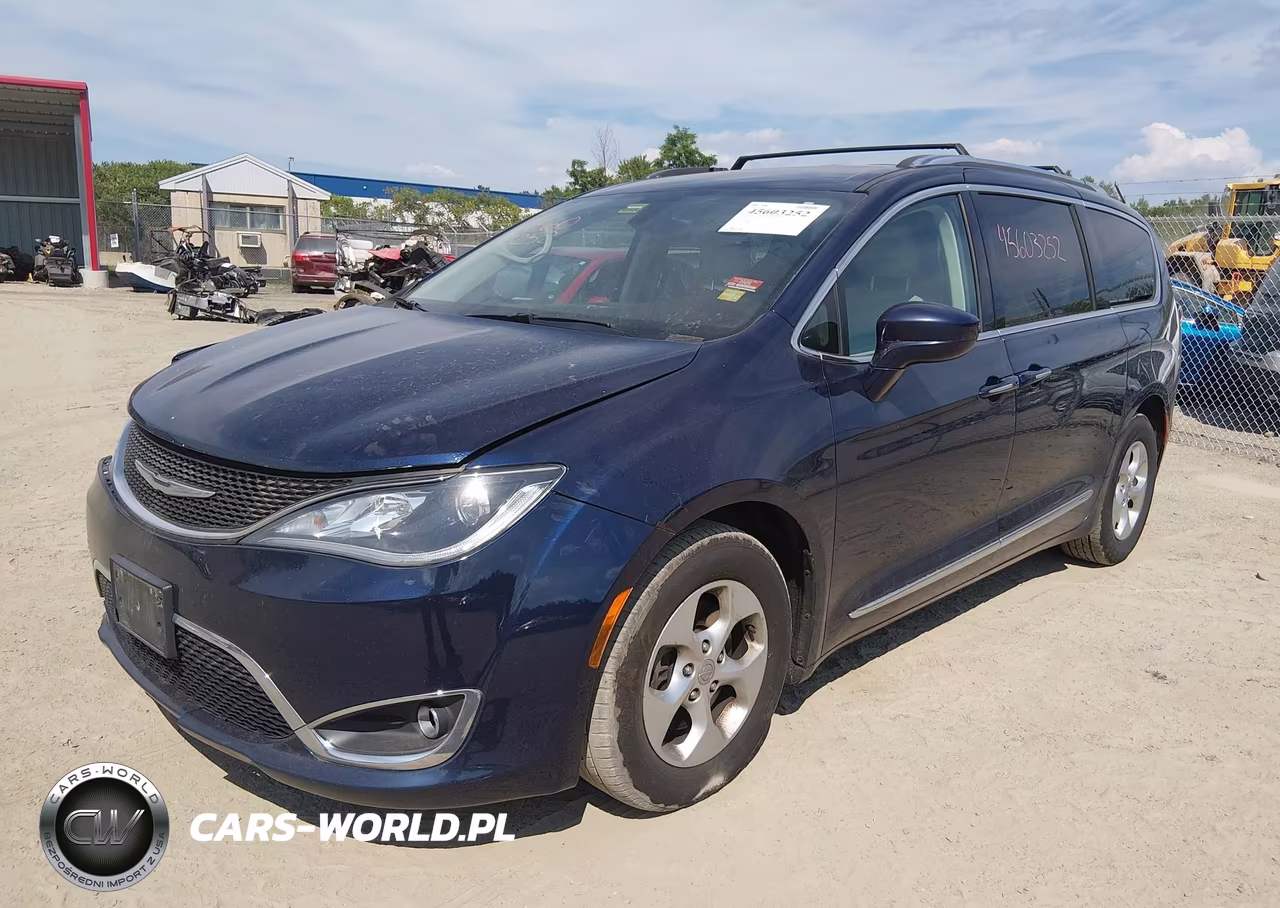 2017 Chrysler Pacifica Touring-L Plus VIN:2C4RC1EG8HR556004 - 2