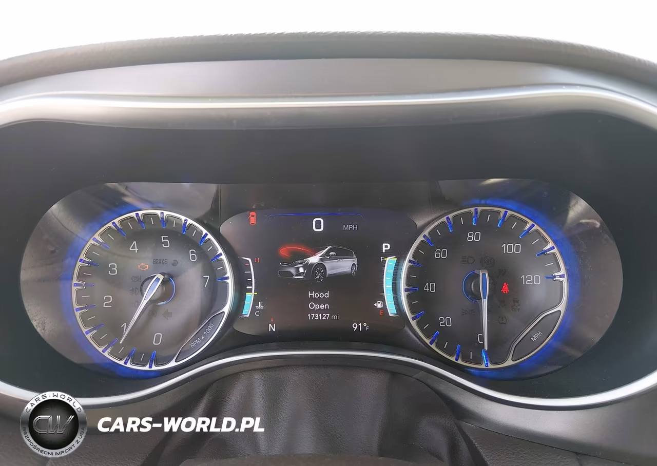 2017 Chrysler Pacifica Touring-L Plus VIN:2C4RC1EG8HR556004 - 7