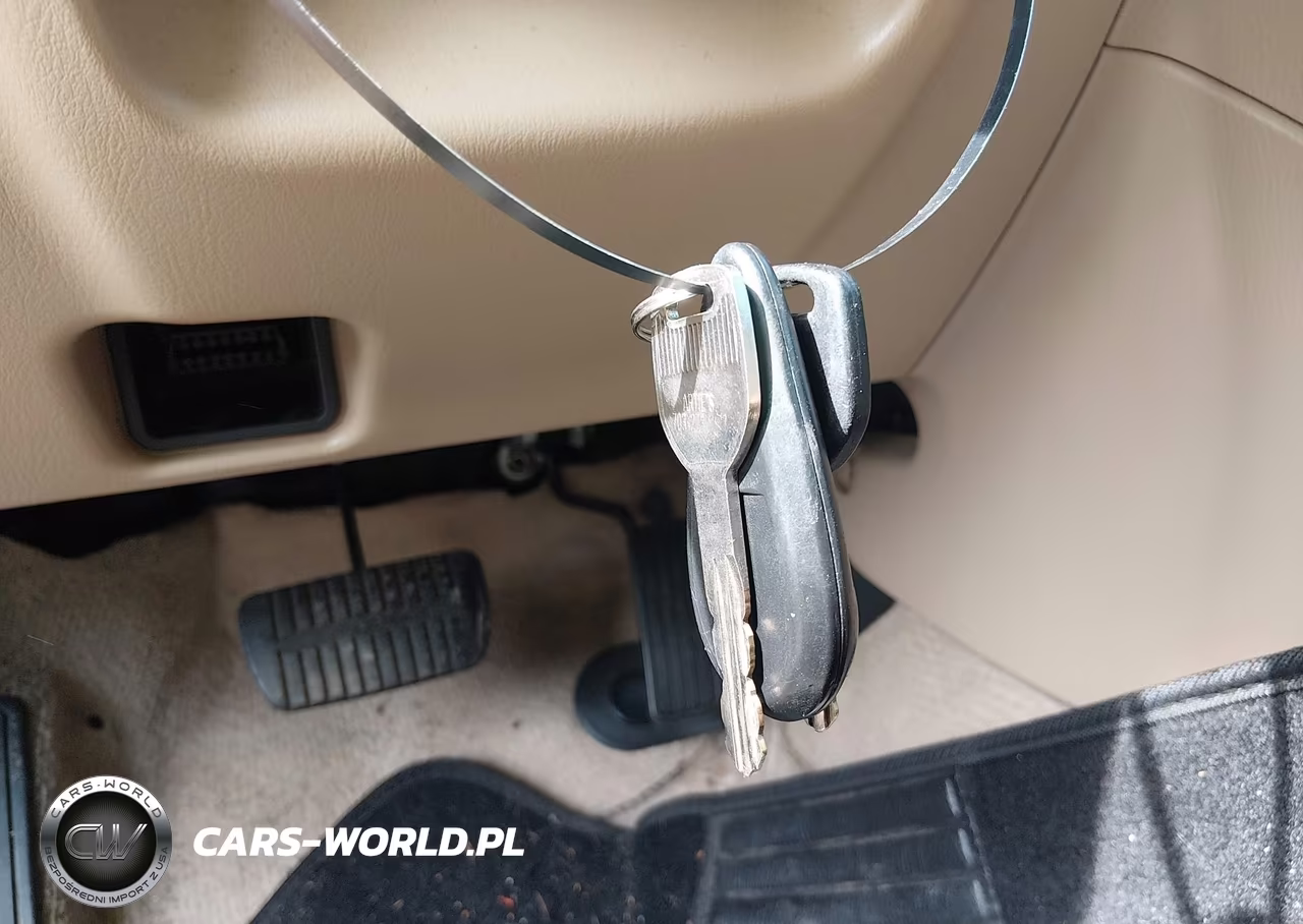 2005 Subaru Forester 2.5X VIN:JF1SG63645H712078 - 11