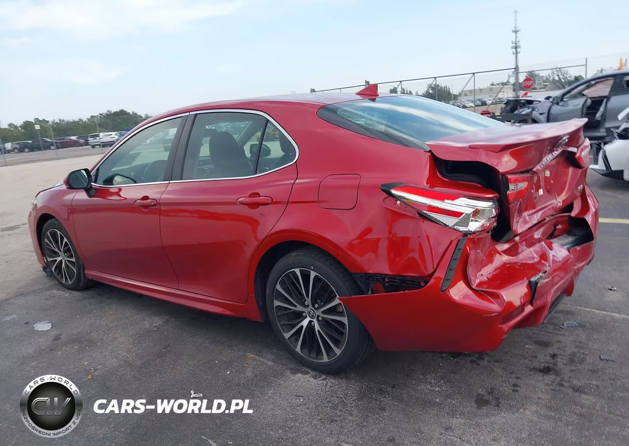 2020 Toyota Camry Se VIN:4T1G11AK2LU401656 - 3