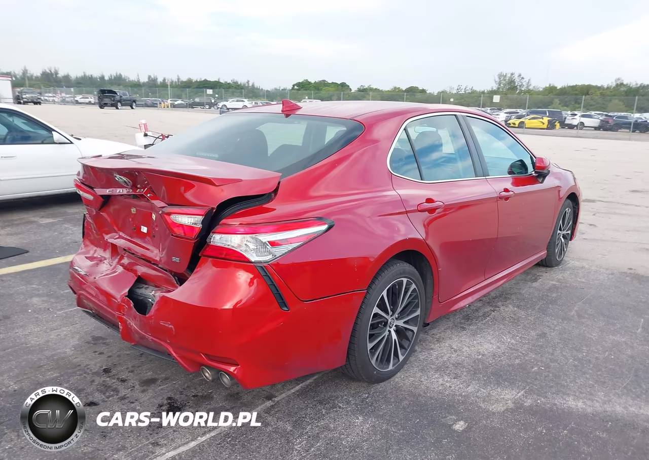 2020 Toyota Camry Se VIN:4T1G11AK2LU401656 - 4