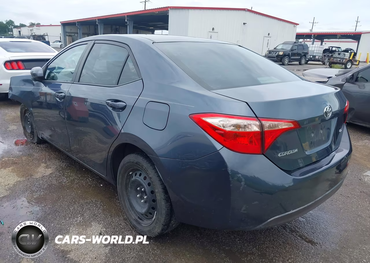 2017 Toyota Corolla Le VIN:2T1BURHEXHC790474 - 3