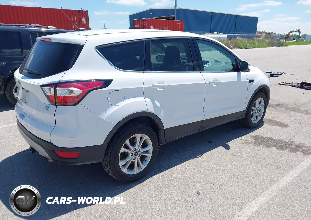 2017 Ford Escape Se VIN:1FMCU0GD3HUC79227 - 4
