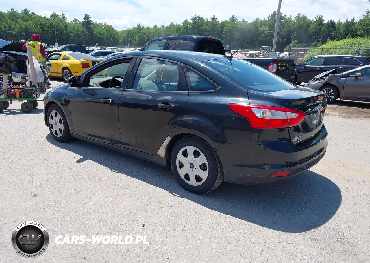 2014 Ford Focus S VIN:1FADP3E28EL201617 - 3