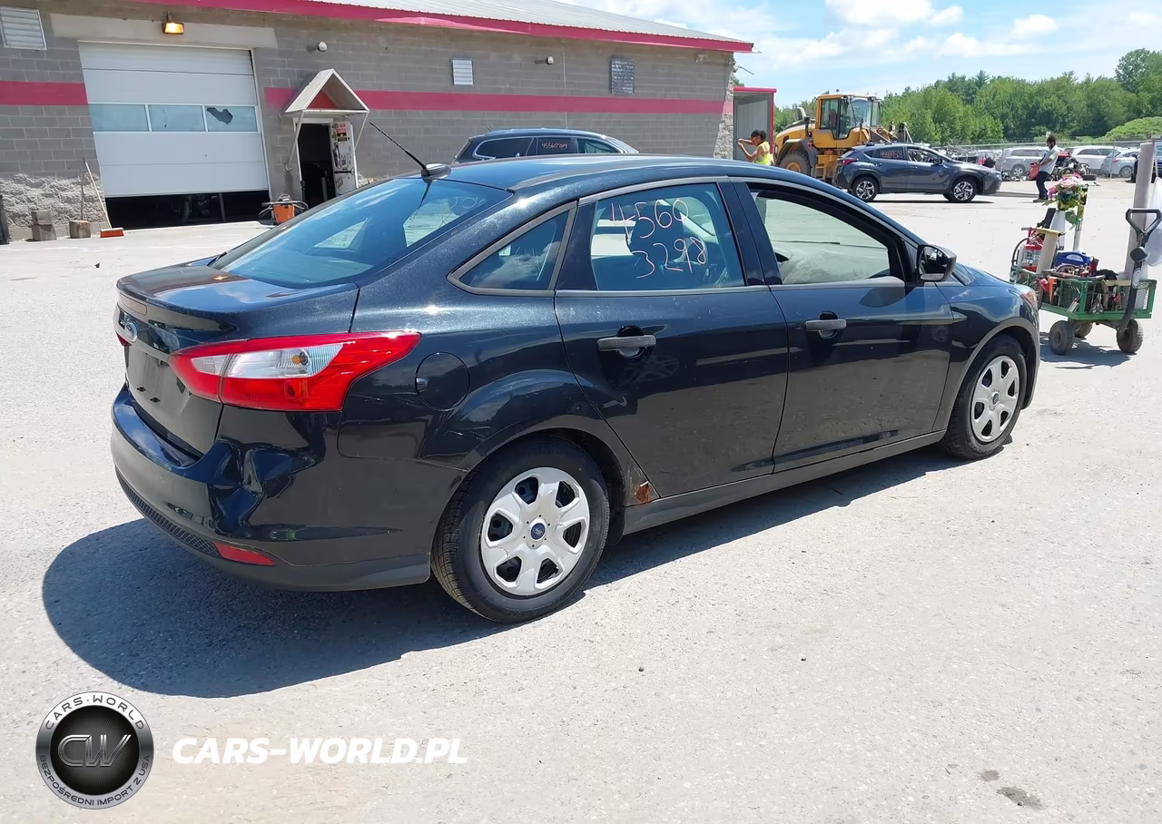 2014 Ford Focus S VIN:1FADP3E28EL201617 - 4