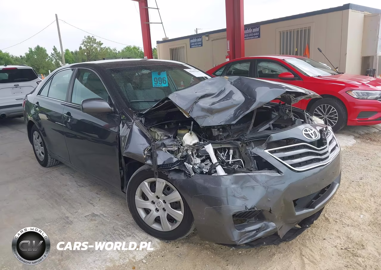 2010 Toyota Camry Le – zdjęcie 1 z 17