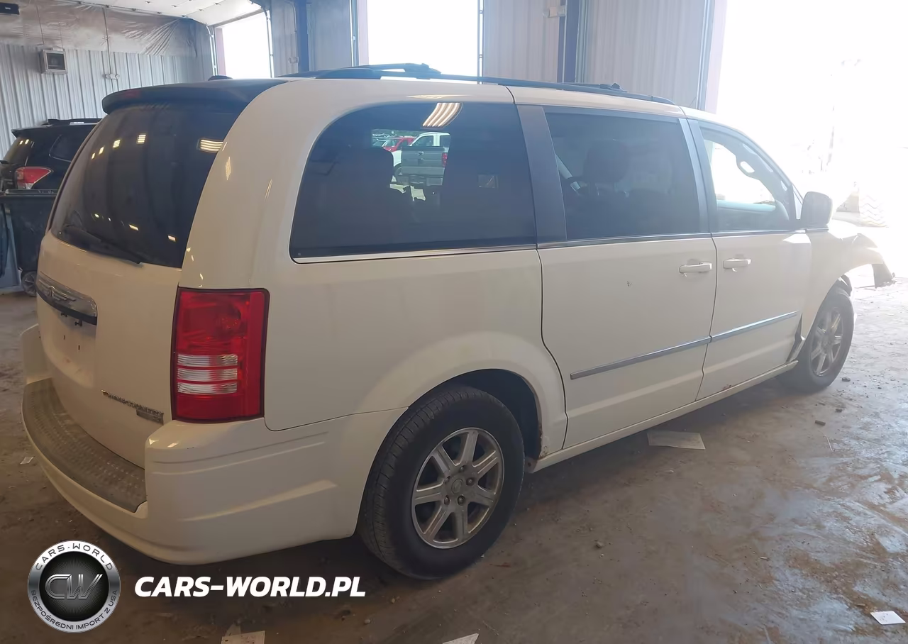 2009 Chrysler Town & Country Touring VIN:2A8HR54179R614306 - 4