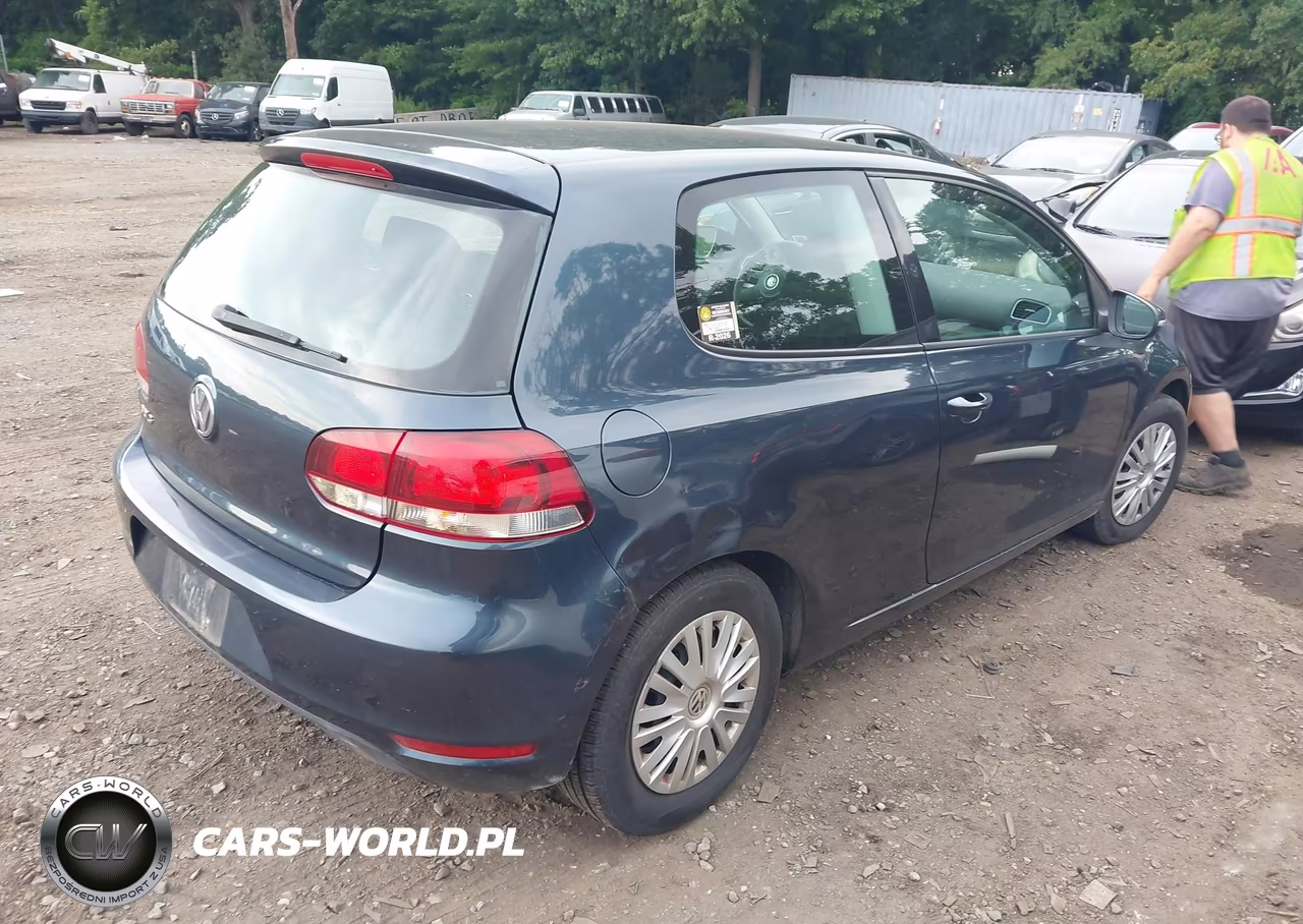 2011 Volkswagen Golf 2.5L 2-Door VIN:WVWAB7AJ1BW095294 - 4